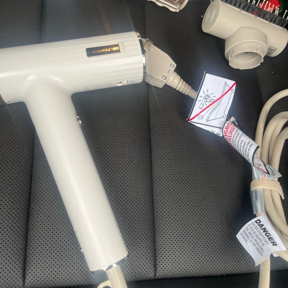 Shark Hair Dryer Set - Cream - Picture 4 of 4